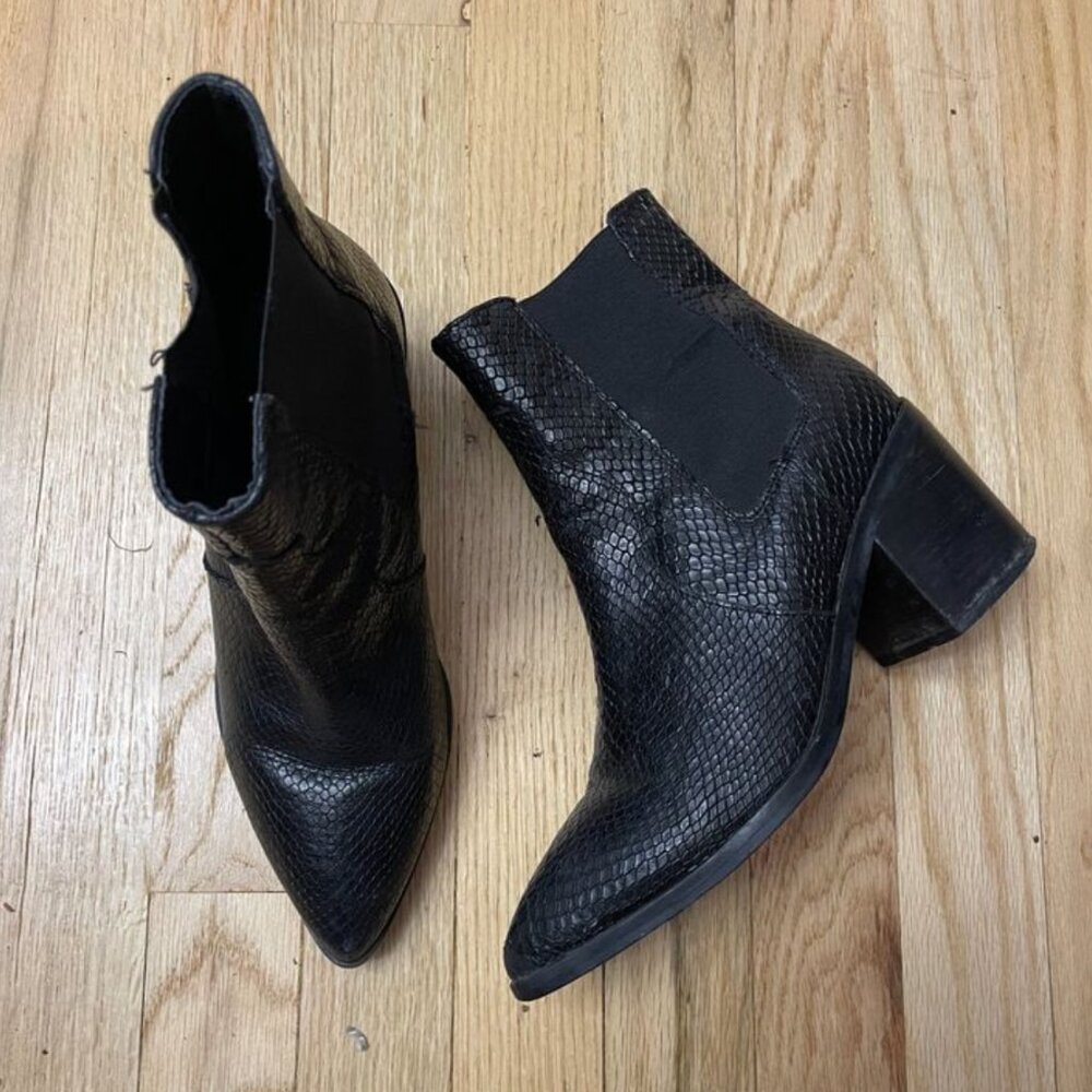ASOS Chelsea Faux Snake Boots Ankle Bootie Black Womens Size 7 - Good Condition